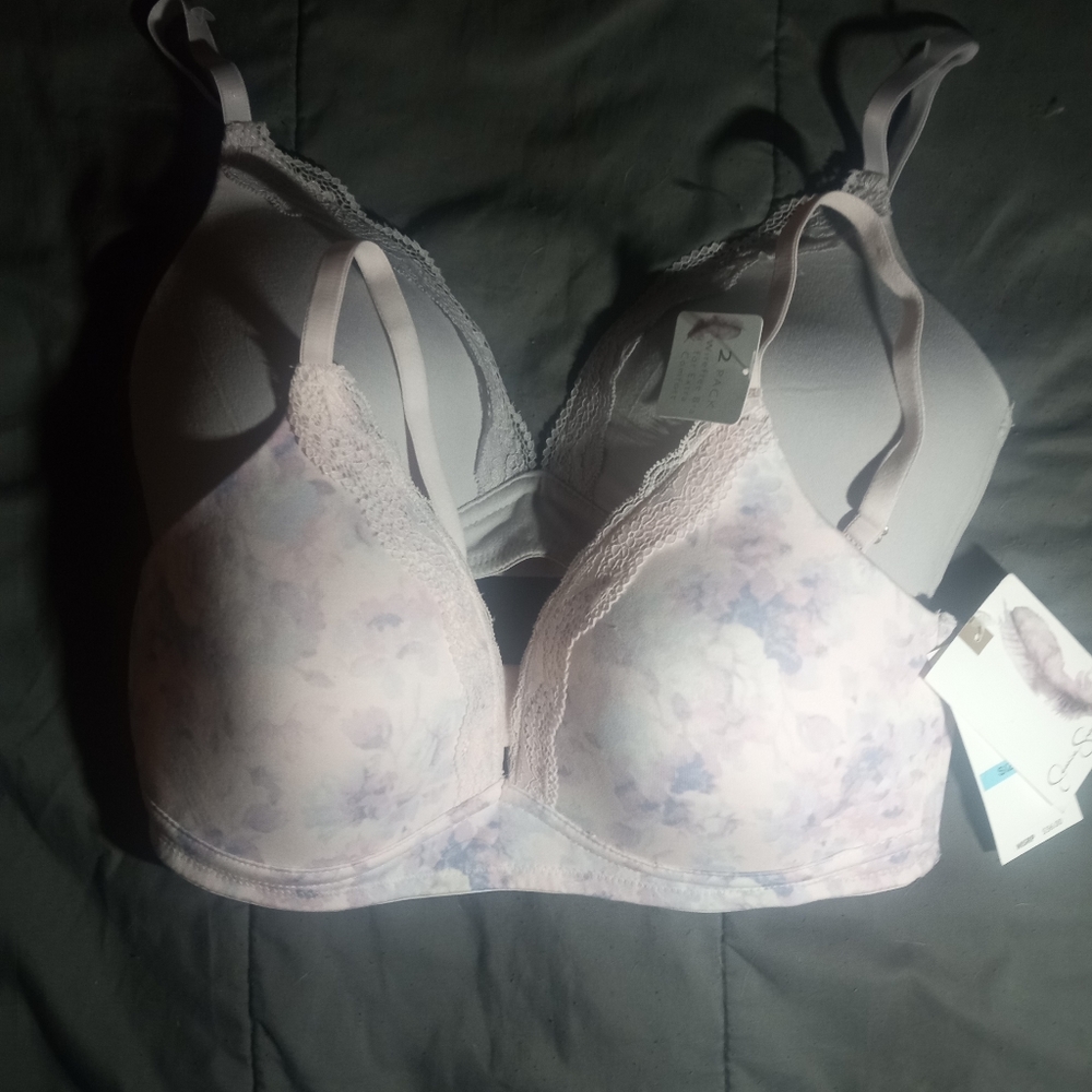 Jessica Simpson bras